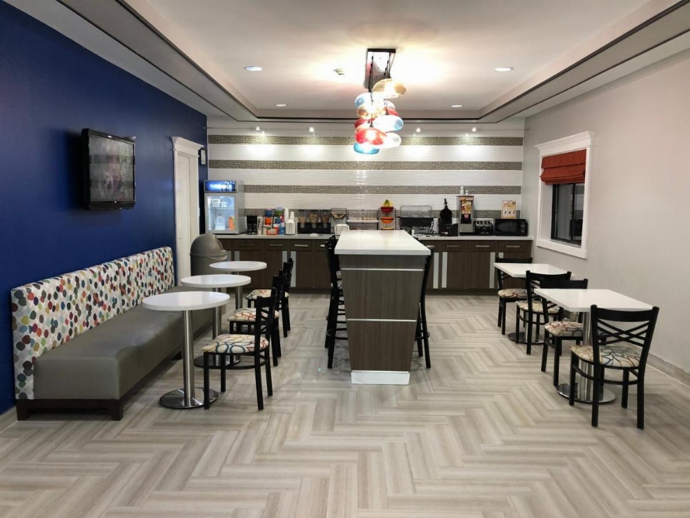 Executive Inn And Suites Joaquin Image 6